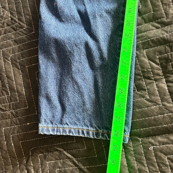 Vintage women’s Levi’s 550 size 16. Dark wash. Classic Relaxed fit. Tapered leg. - Picture 8 of 8